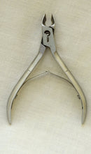 Ovial - Professional Stainless Steel Cuticle Nipper for Manicure & Pedicure - Ozee beekeeping Supplies